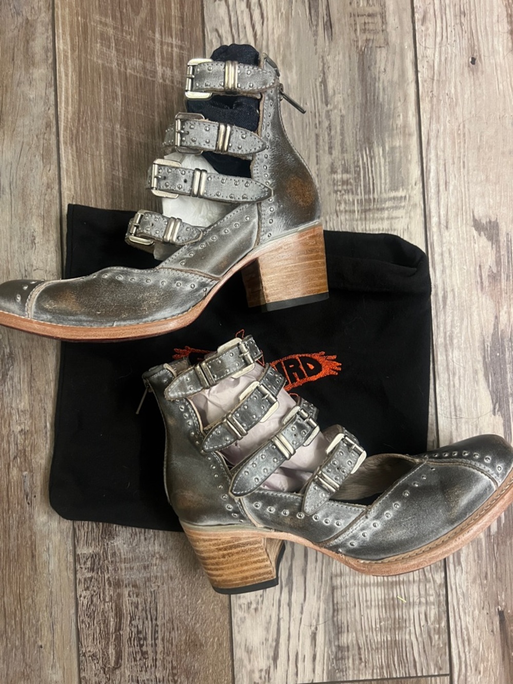 Freebird by Steven Felicity size 7 Women's Metallic Buckle Cutout Ankle Boot